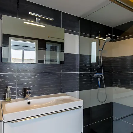 Kernic Ty By Interhome