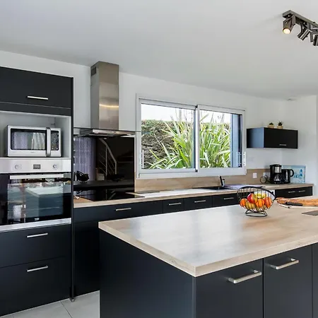 Holiday home Kernic Ty By Interhome Plounevez-Lochrist
