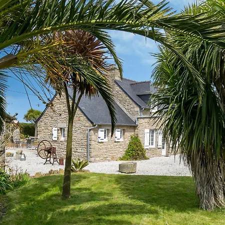 Holiday home Kernic Ty By Interhome Plounevez-Lochrist