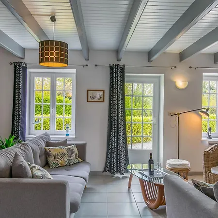 Holiday home Kernic Ty By Interhome Plounevez-Lochrist